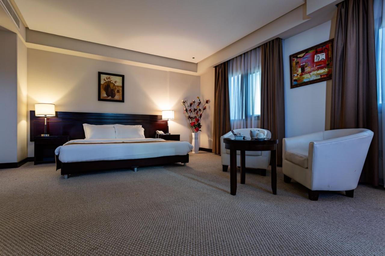 Monroe Hotel & Suites Manáma Kültér fotó