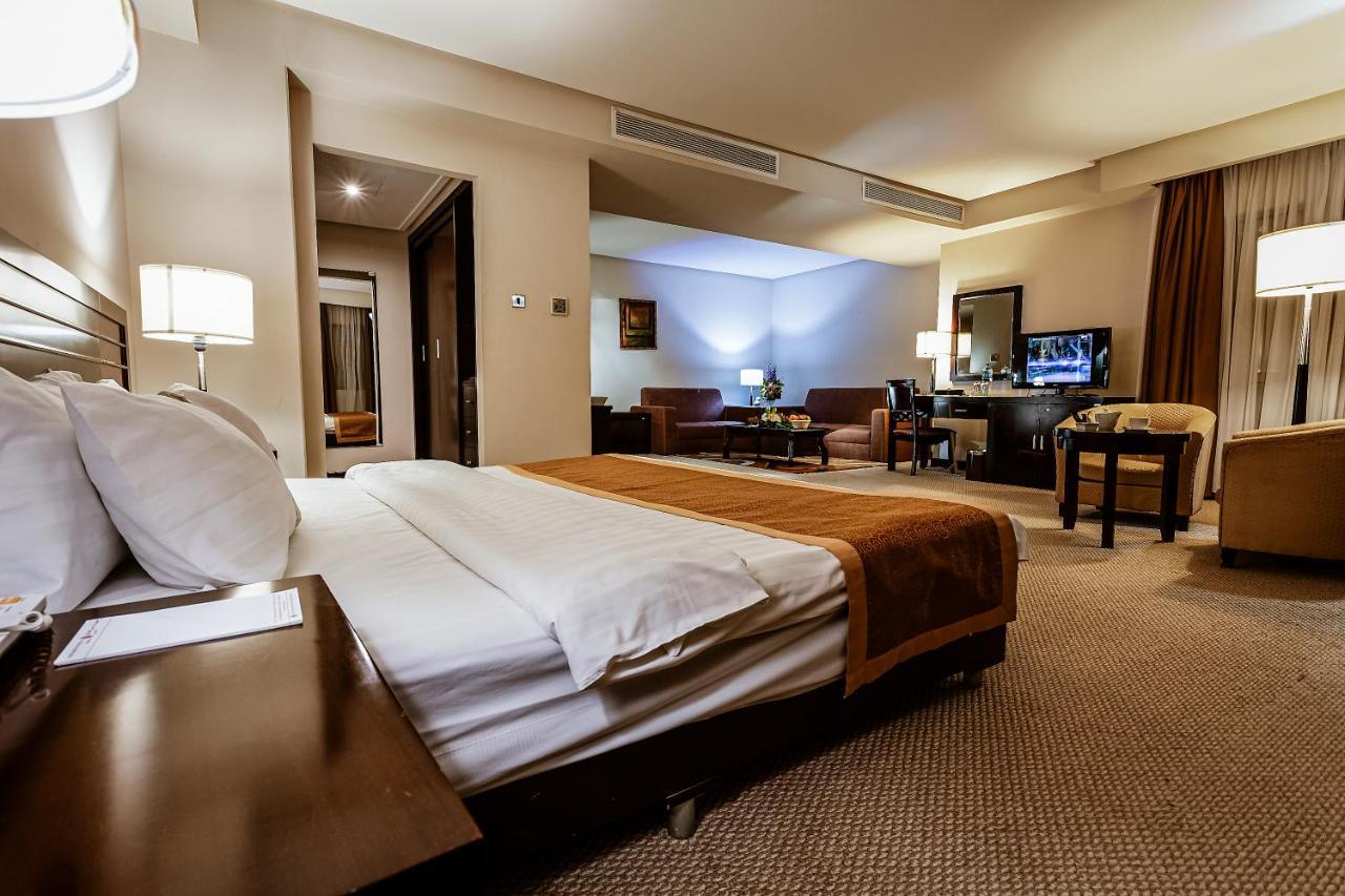 Monroe Hotel & Suites Manáma Kültér fotó