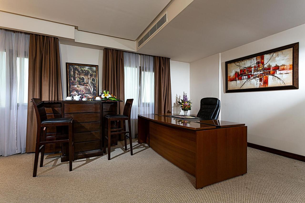 Monroe Hotel & Suites Manáma Kültér fotó