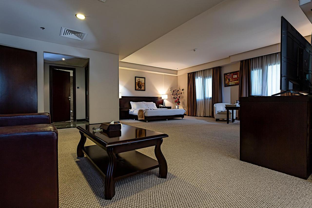 Monroe Hotel & Suites Manáma Kültér fotó