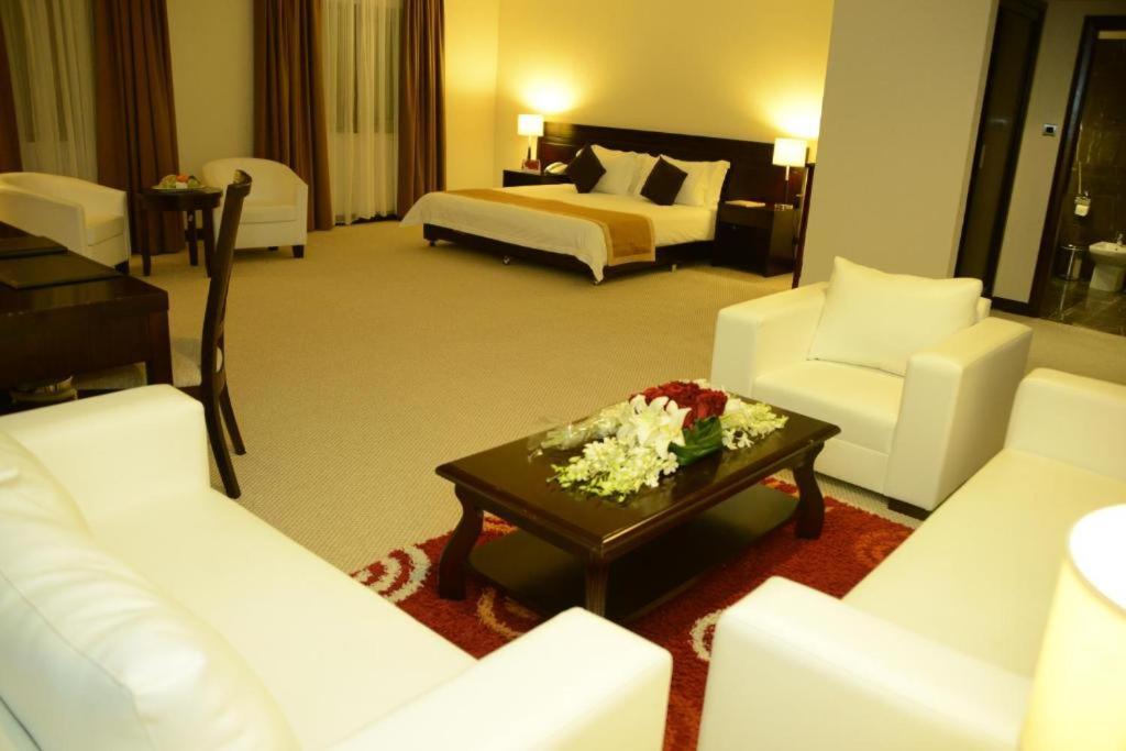Monroe Hotel & Suites Manáma Kültér fotó